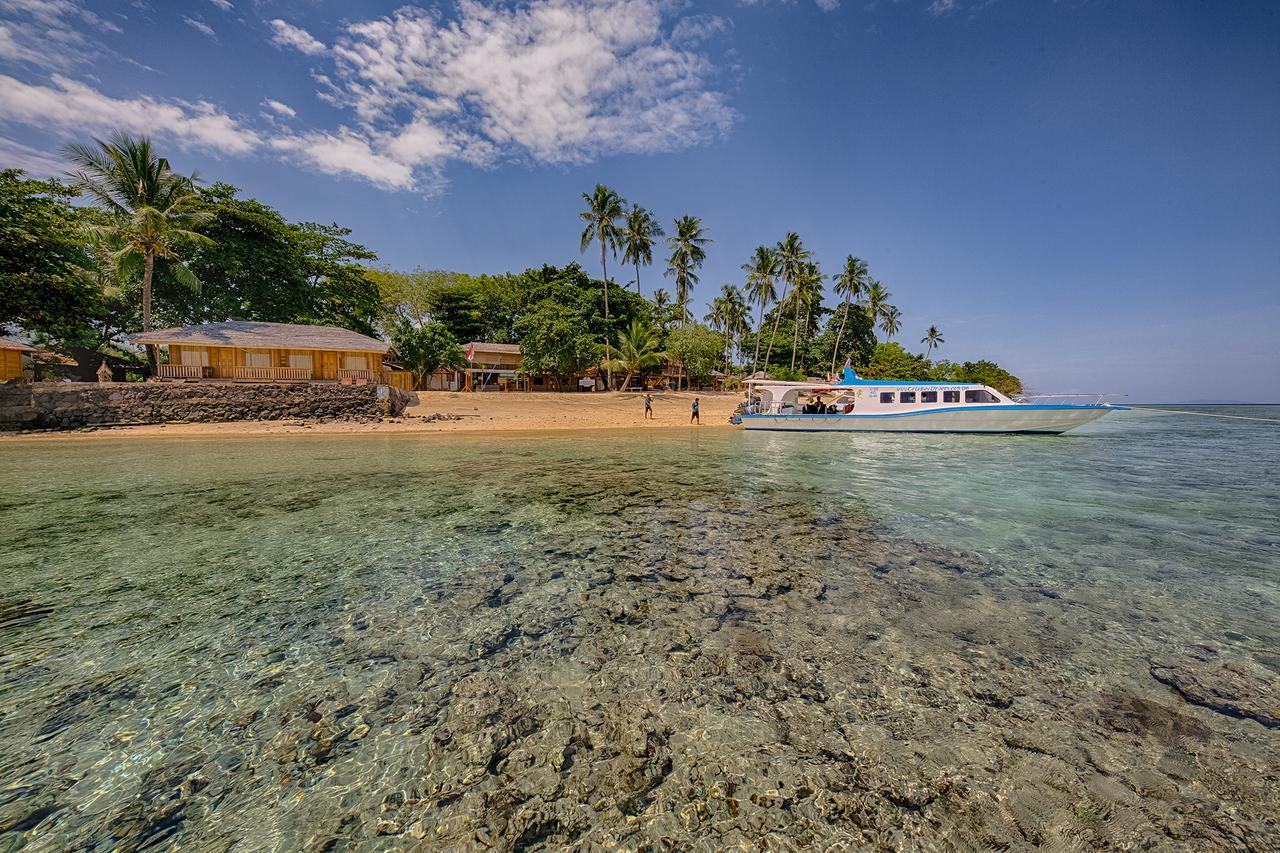 Onong Resort Siladen Island Exterior photo