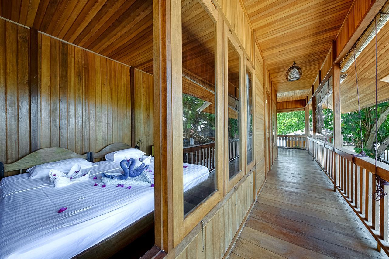 Onong Resort Siladen Island Room photo