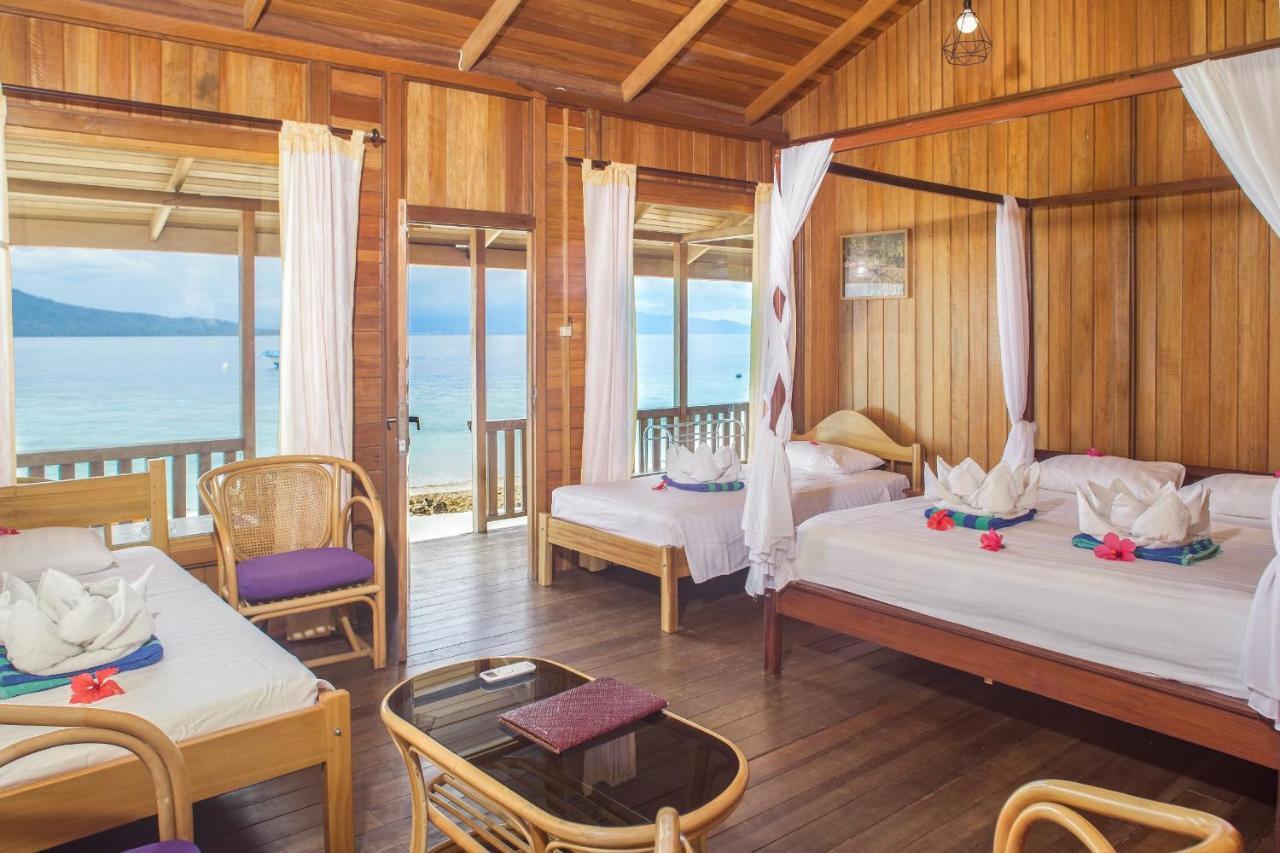 Onong Resort Siladen Island Exterior photo