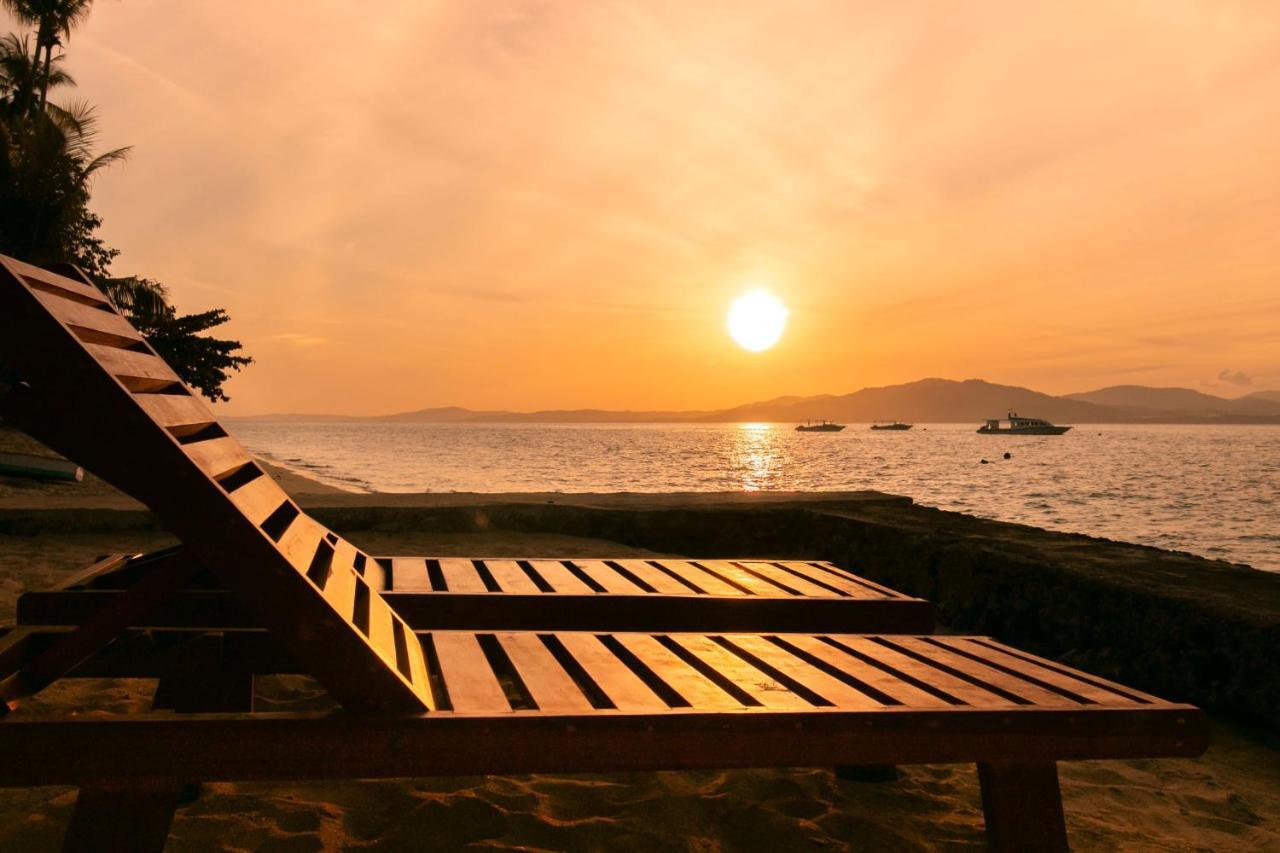 Onong Resort Siladen Island Exterior photo