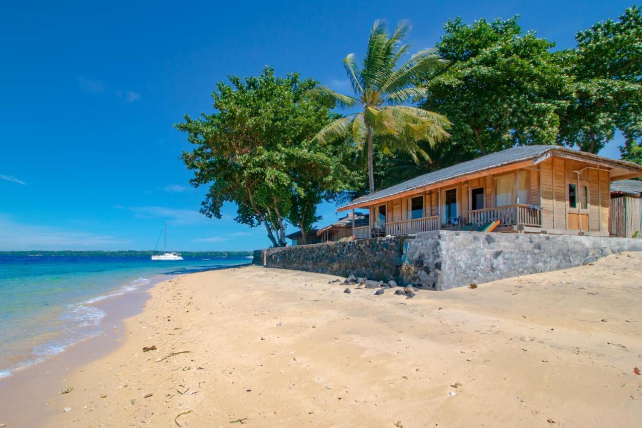Onong Resort Siladen Island Exterior photo